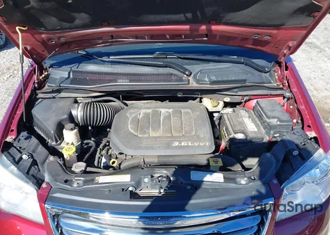 2013 Chrysler Town & Country Touring-L z USA, uszkodzony, nr VIN 2C4RC1CG4DR559253